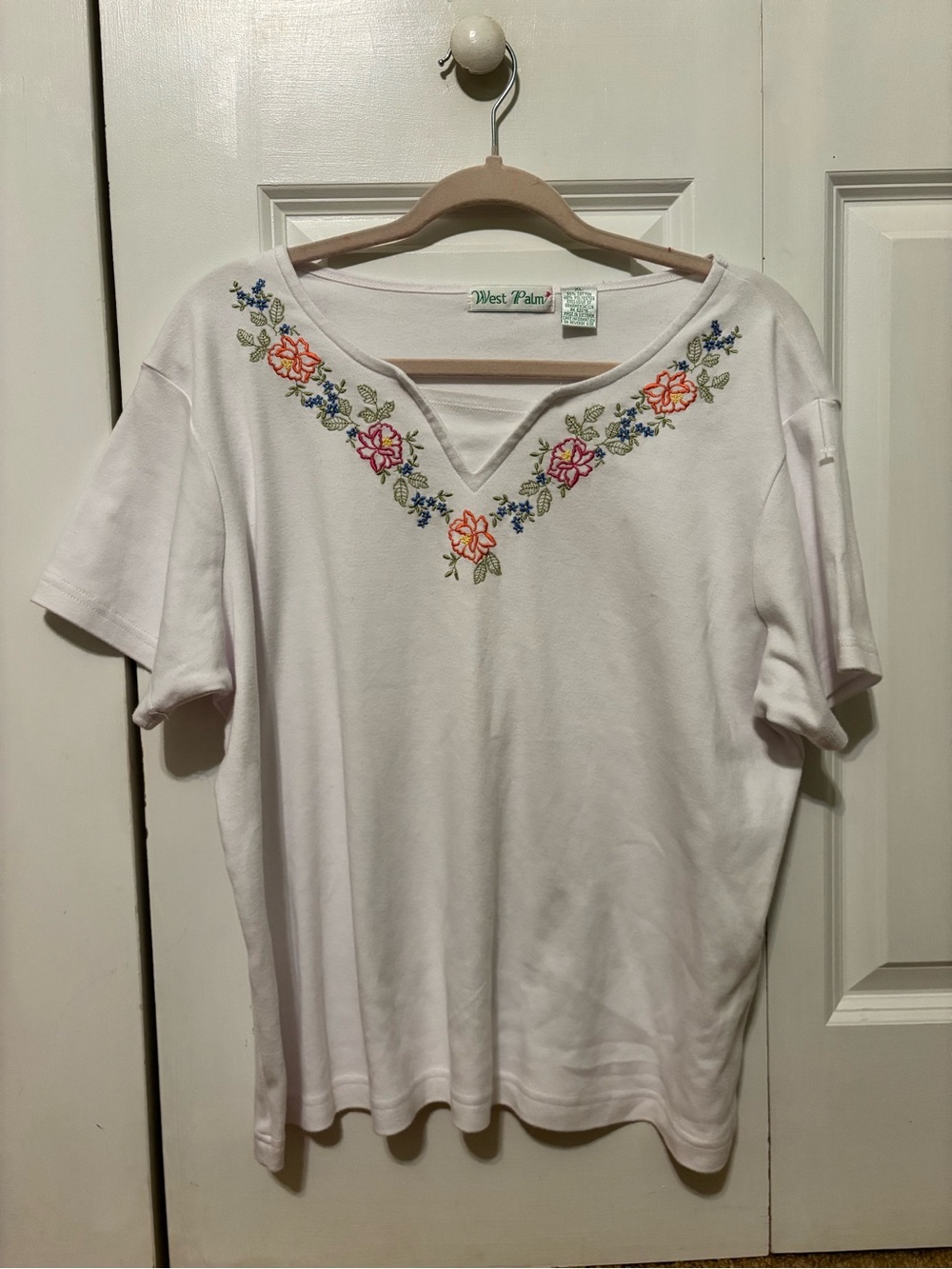 White Embroidered V-Notch Short Sleeve Tee